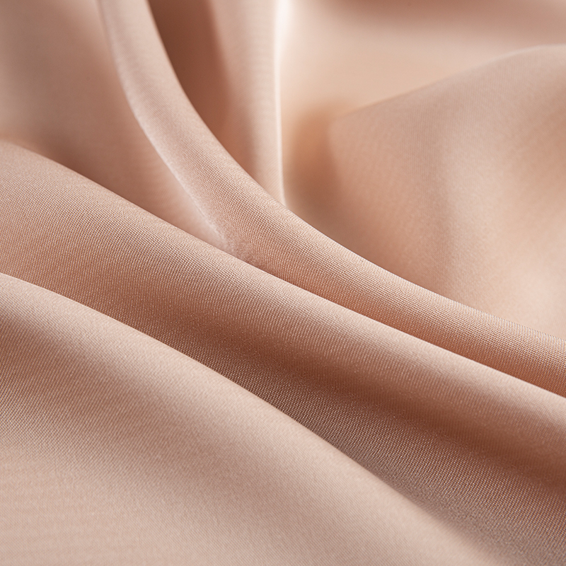 Tissu en satin à rayures horizontales extensible en trame